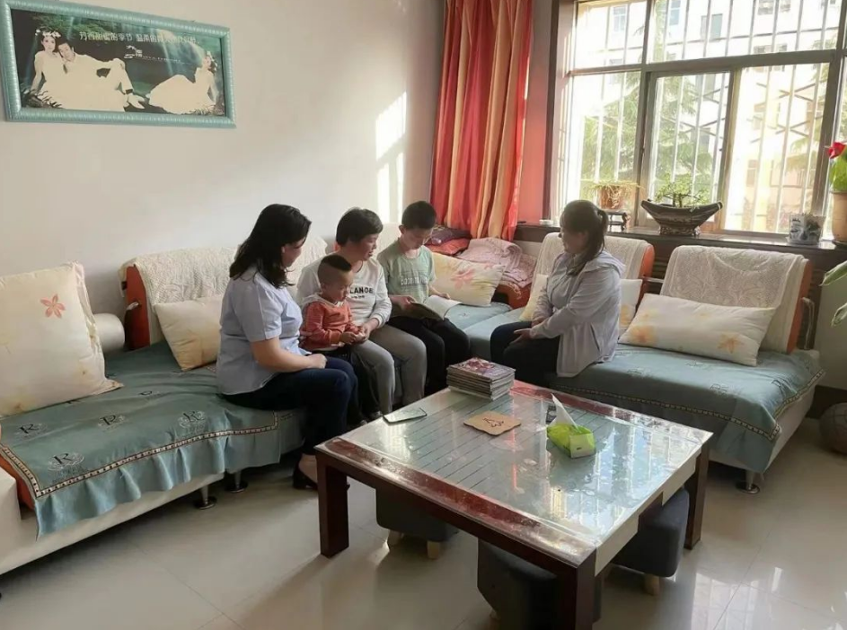 欧亿官方网页版-欧亿(中国)
开展女职工未成年子女关爱活动(图2) 欧亿官方网页版-欧亿(中国)
开展女职工未成年子女关爱活动(图2)