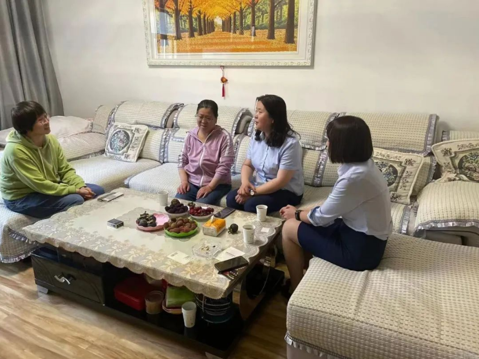 欧亿官方网页版-欧亿(中国)
开展女职工未成年子女关爱活动(图3) 欧亿官方网页版-欧亿(中国)
开展女职工未成年子女关爱活动(图3)